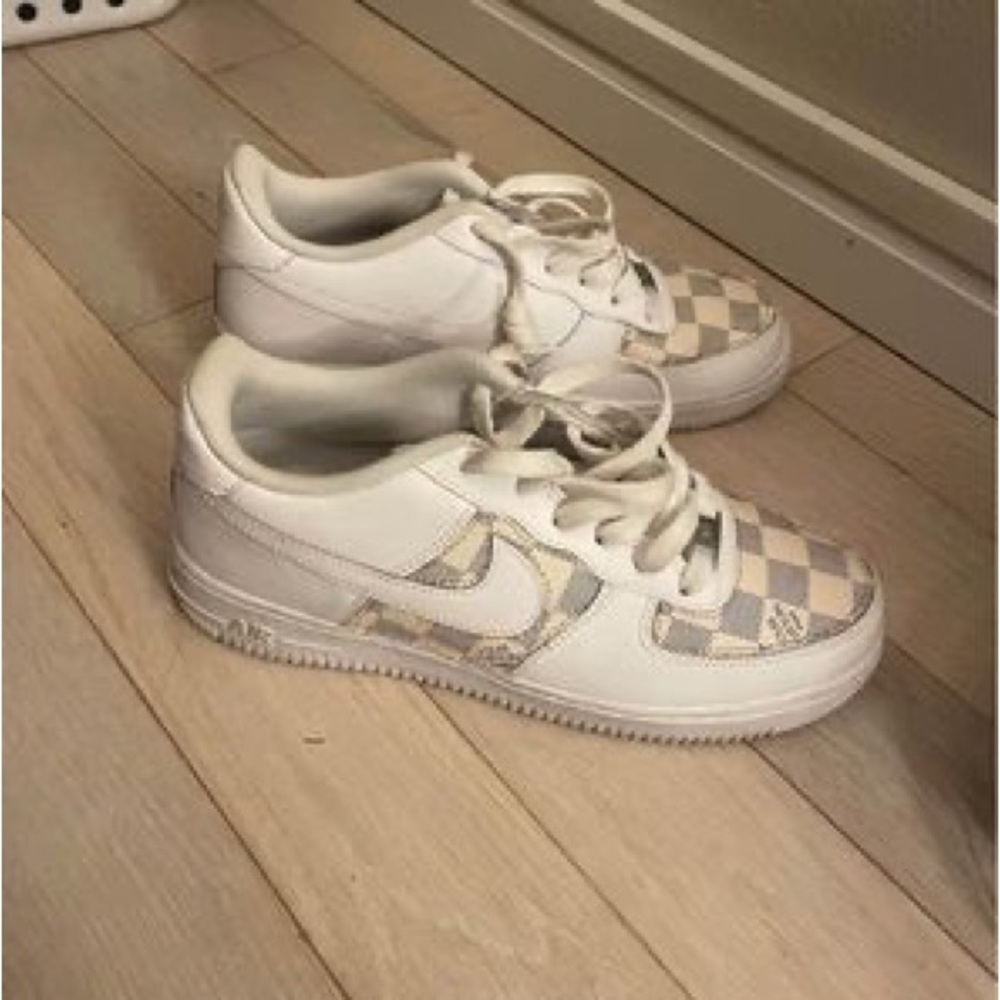 Custom Louis V Air Force 1